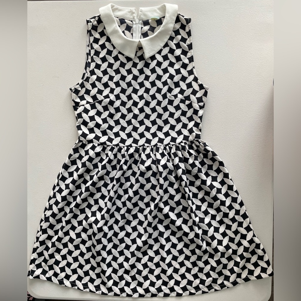 SHUSHU Black & White Collar Dress size M